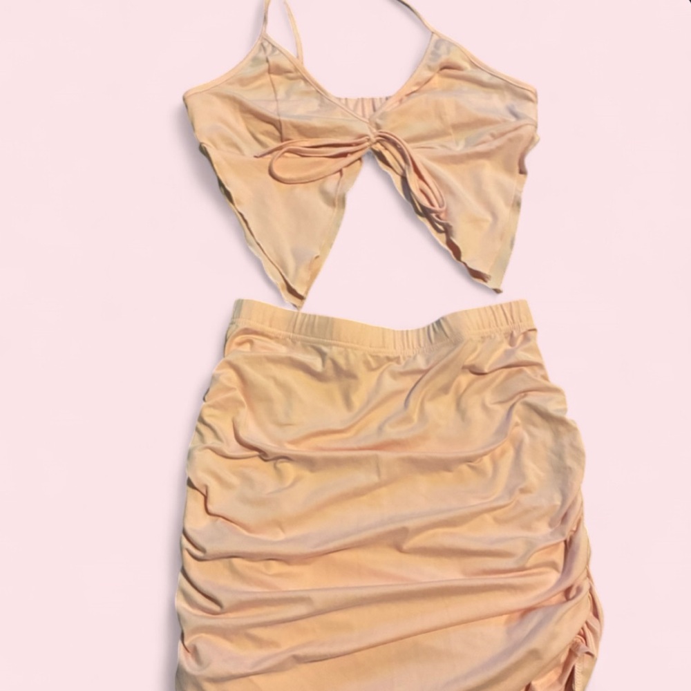 Peachy Pink Outfit Size L, Crop Top with Matching Skirt